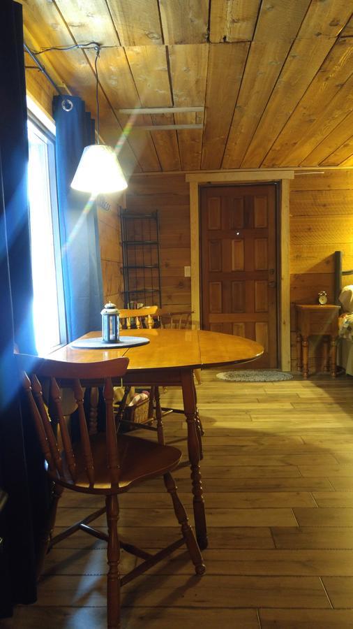 Wolfwood Guest Ranch Villa เคลียร์วอเตอร์ ภายนอก รูปภาพ