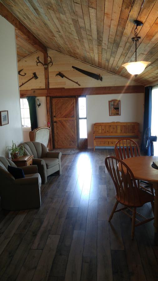 Wolfwood Guest Ranch Villa เคลียร์วอเตอร์ ภายนอก รูปภาพ